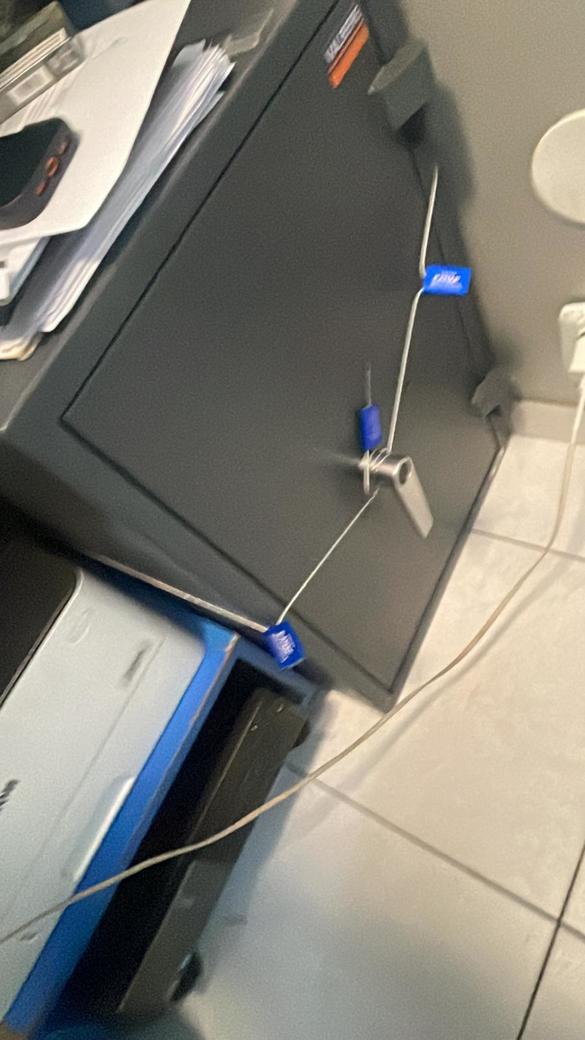 FOTO ANAF - la firme care au topit aur și au vândut lingouri fără autorizație. Confiscări de aproape 1 milion de euro