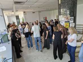 ULTIMA ORĂ FOTO Protest spontan al angajaților de la Trezorerie - Acuză noua lege a salarizării. Sindicatele au anunțat anterior că angajații din finanțe sunt nemulțumiți