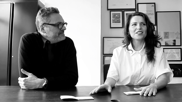 Oana Bogdan și Leo Van Broeck, la un interviu în 2015. Sursă foto: captură Vimeo