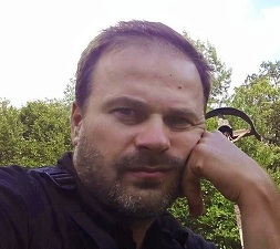 Opinii: Închiderea Ampere: cronica unei erori strategice a lui Luca de Meo