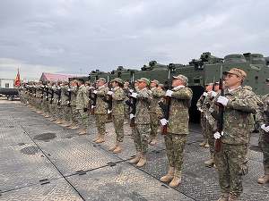 FOTO România a primit din SUA primele vehicule amfibii de asalt AAV-7
