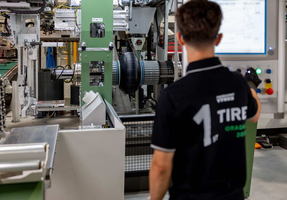 FOTO Premieră - Nokian Tyres, cu o mega-investiție la Oradea, lansează anvelopa-concept Betula, cu o materie primă prezentată ca revoluționară