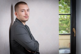 Sacha Dragic, acționarul principal al Superbet, investește alături de Pierre Omidyar, fondatorul eBay, într-un business de dating & games