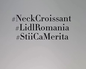 FOTO Lidl aduce în România un produs testat anterior în alte țări, o pernă de călătorie sub forma unui croissant