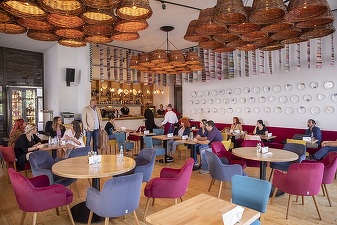 FOTO Lanțul de restaurante La Mama a deschis restaurantul din Muzeul Țăranului Român