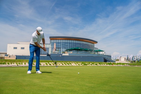 FOTO Bucureștiul va avea cel mai mare club de golf din sud-estul Europei, cu vile și apartamente