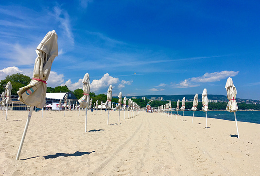 Bulgaria a înregistrat o scădere cu 70% a numărului de turiști străini, în august