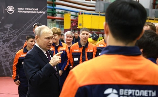 FOTO Putin, dialog în Siberia cu muncitorii. 