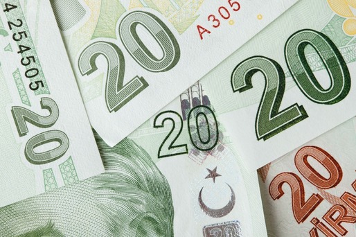 Lira turcească atinge un nou minim în raport cu dolarul