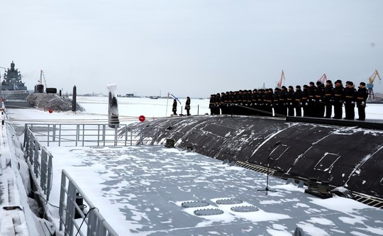 FOTO Putin a vizitat un șantier naval pentru a vedea cu propriii ochi noile submarine nucleare rusești
