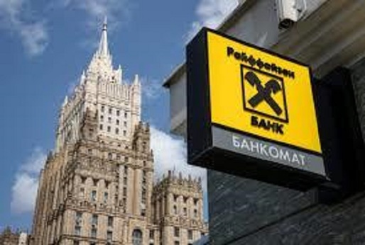 Analiză FT: Băncile vest-europene rămase în Rusia și-au triplat profiturile și au plătit 800 milioane de euro taxe către Kremlin anul trecut, de patru ori cât înainte de război