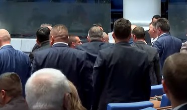 VIDEO Îmbrânceli în Parlamentul Bulgariei, după ce UE a dat verde pentru trecerea la moneda euro