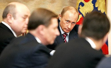 Putin a angajat 24 de rude la stat sau în companiile statului - investigație în Rusia