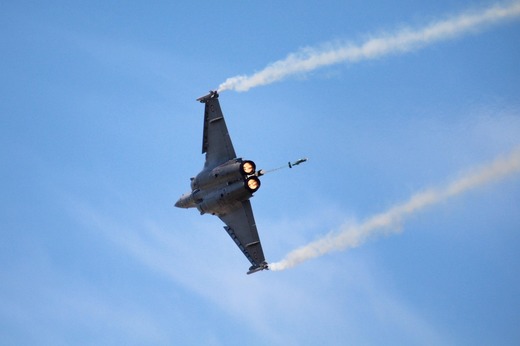 Ucraina semnează un acord istoric cu Franța pentru avioane de luptă Rafale