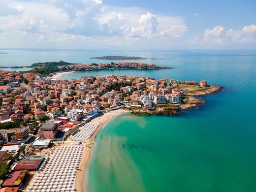Destinația de lângă România comparată de britanici cu Amalfi: Sozopol - aglomerată, mai ieftină