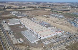 Pornită la un pas de România. Cea mai mare fabrică de baterii din afara Chinei a pornit la 40 km de România. Chinezii de la CATL au început producția în Debrecen, după dispute de mediu cu autoritățile