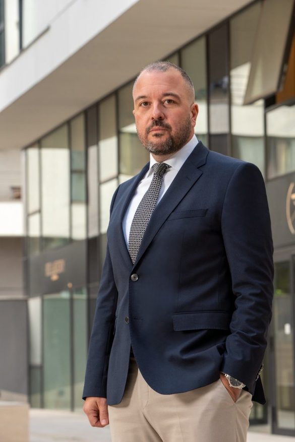 Dragoș Iordache, avocat fondator Dragoș Iordache, avocat fondator