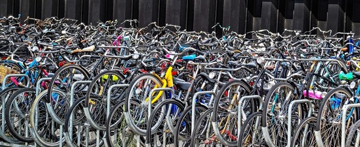 VIDEO Amsterdamul va inaugura o parcare subacvatică pentru 7.000 de biciclete, pentru care a cheltuit 60 de milioane de euro