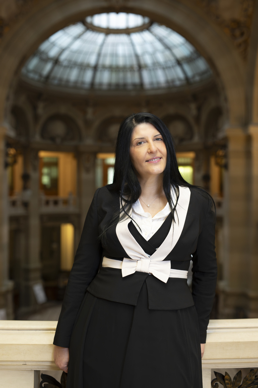 Ramona Ivan, Director Direcția Relații cu Instituțiile Naționale și Internaționale CEC Bank, vine la Maratonul Fondurilor Europene