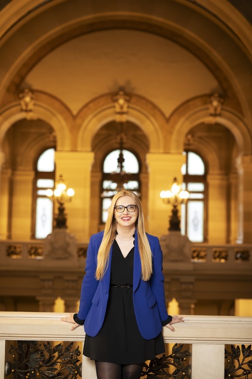 Adina-Elena Călin, Director Direcția Produse și Servicii Bancare CEC Bank, vine la Maratonul Profit.ro de Educație Financiară ediția a 9 -a
