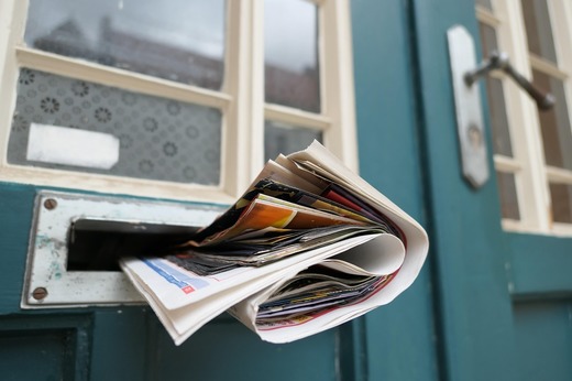 Poșta Română, obligată să distribuie ziare, indiferent de numărul de abonamente. Presa scrisă, inclusă în serviciul poștal universal