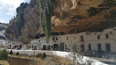 Casalux.ro - FOTO Satul cu case în stânci din inima Andaluziei