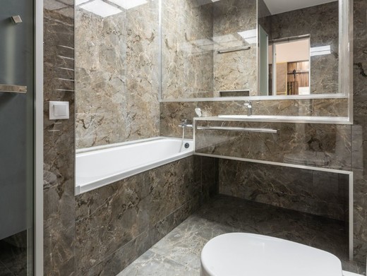 Casa-gradina.ro - Metode eficiente pentru îndepărtarea calcarului din baie