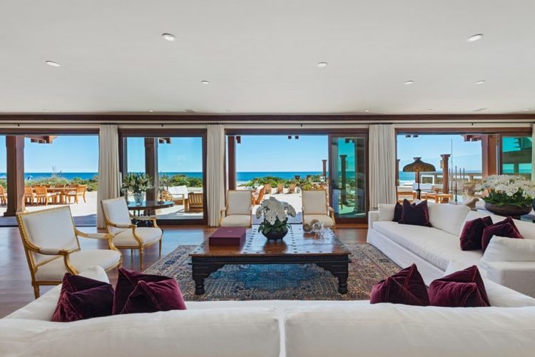 Casalux.ro - FOTO Pierce Brosnan își vinde vila din Malibu