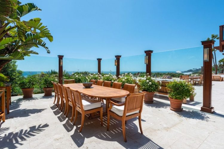 Casalux.ro - FOTO Pierce Brosnan își vinde vila din Malibu