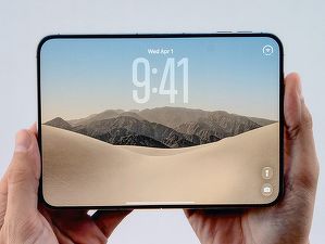 VIDEO PREMIERĂ ISTORICĂ Primul iPhone pliabil lansat de Apple