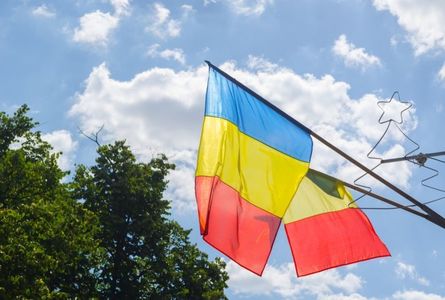 Iohannis, de Ziua tricolorului: Să iubim şi să respectăm tot ceea ce reprezintă Drapelul României