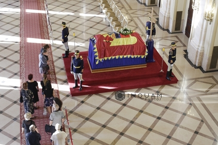 Reprezentanţi ai familiilor imperiale ale Rusiei, Austriei şi Germaniei şi ai familiilor regale ale Olandei şi Belgiei, aşteptaţi la funeraliile reginei Ana 