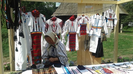 Târg de produse tradiţionale româneşti în Piaţa Amzei