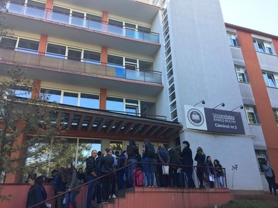 REPORTAJ: Studenţii s-au întors în căminele din Cluj-Napoca: ”Eu cred că aşa trebuie să fie viaţa de student, în cămin”