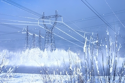 BILANŢ: La ora 16.00, 180 de localităţi din toată ţara erau nealimentate cu energie electrică din cauza ninsorilor