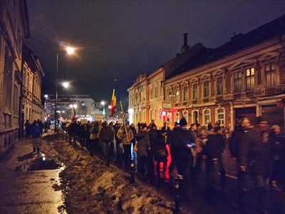 Aproape 9.000 de oameni în marş pe străzile Braşovului: "Când nedreptatea devine lege, rezistenţa devine datorie“