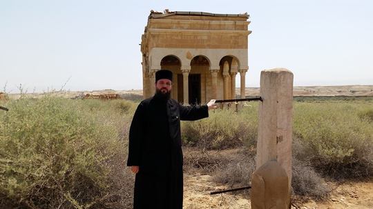 Părintele Teofil Anăstăsoaie, reprezentantul Patriarhiei Române la Sfintele Locuri şi Superiorul Aşezămintelor Româneşti de la Ierusalim, Ierihon şi Iordan