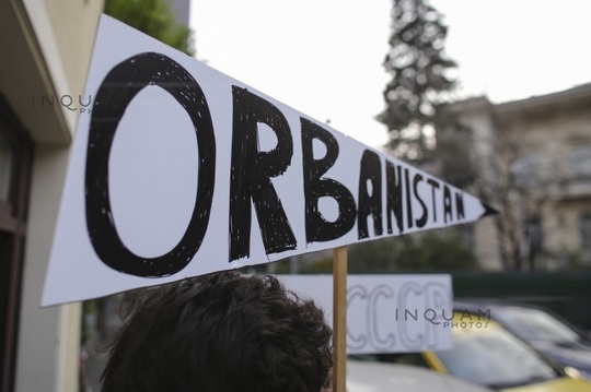 Miting de susţinere a Universităţii Central-Europene din Budapesta, în faţa Ambasadei Ungariei la Bucureşti/Foto: Octav Ganea, Inquam Photos