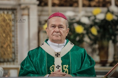 Arhiepiscopul Robu: Primarul general fuge de obligaţia de a da decizia de demolare a clădirii Cathedral Plaza