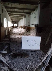Elevii Şcolii 141 din Capitală, unde s-a prăbuşit tavanul, mutaţi de luni la Şcoala 127, într-un corp de clădire reabilitat şi nefolosit