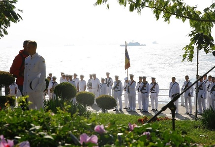 Peste 10.000 de oameni au asistat la festivităţile de Ziua Marinei. La ceremonii a luat parte şi preşedintele Iohannis