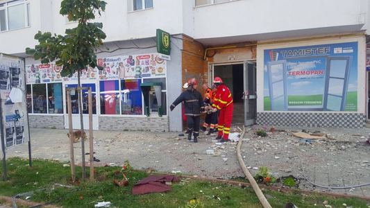 Botoşani: Apartamentele din scara de bloc afectată de explozie nu pot fi locuite şi 21 de persoane se vor muta la rude