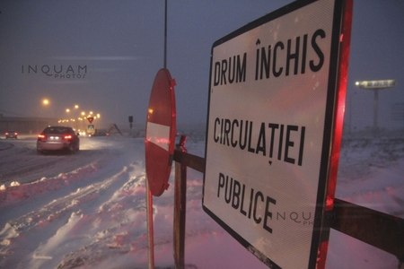 Drumul Naţional 7 C - Transfăgărăşan va fi închis de sâmbătă, din cauza viscolului