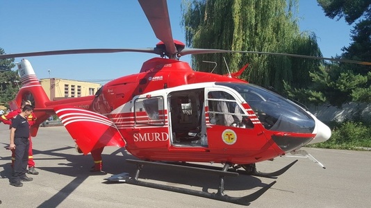 Elicopterul cu cei trei mineri răniţi la Mina Uricani a ajuns în Bucureşti; ei vor fi internaţi la Spitalul de Arşi şi la Spitalul Bagdasar-Arseni