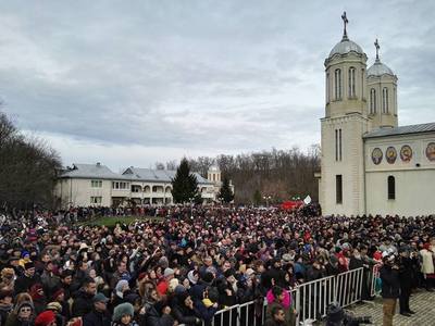 Arhiepiscopia Tomisului: 20.000  de credincioşi au participat la ceremoniile de la Mănăstirea "Peştera Sfântului Apostol Andrei”