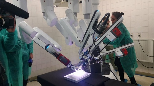 Singurul robot folosit în chirurgie pediatrică în Europa de Est a fost adus la Spitalul de Copii ”Louis Ţurcanu” din Timişoara - FOTO

