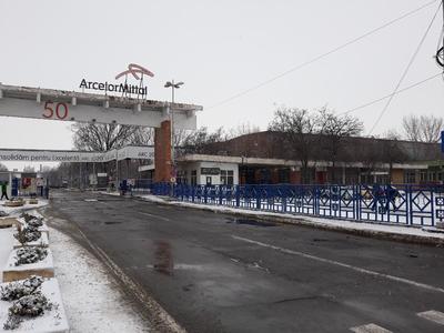 Galaţi: Muncitorii de la Combinatul ArcelorMittal au declanşat un nou protest, nemulţumiţi de oferta salarială