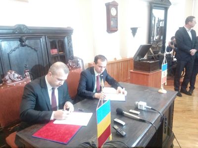 Incident la semnarea protocolului de cooperare între municipiile Galaţi şi Cahul 