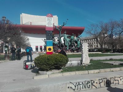 Memorialul lui Cristian Paţurcă şi monumentul „Kilometrul zero al democraţiei” din Piaţa Universităţii, vandalizate. Primăria Capitalei a montat înapoi borna, iar monumentul lui Paţurcă va fi restaurat de Asociaţia 21 Decembrie