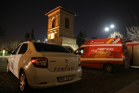 Un bărbat din Bucureşti a murit în urma unui stop cardio-respirator în timpul slujbei de Înviere; echipajele ISU Bucureşti-Ilfov au intervenit la aproape 300 de urgenţe în ultimele 24 de ore
